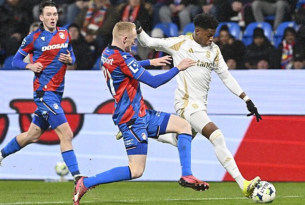 ONLINE: Plzeň - Sparta 0:0, v úvodu tutovka hostů, Mercada vychytal Wiegele