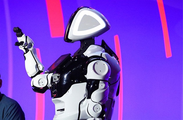 Temné továrny i pečující humanoidi. Ve vymírající Číně nahradí lidi roboti