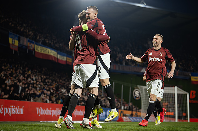 ONLINE: Sparta - Baník 2:1, třetí gól domácím bere ofsajd. Radoval se Vojta