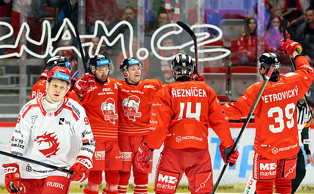 ONLINE: Předkolo pokračuje, Olomouc se dotáhla na Třinec, Budějovice vedou v Brně