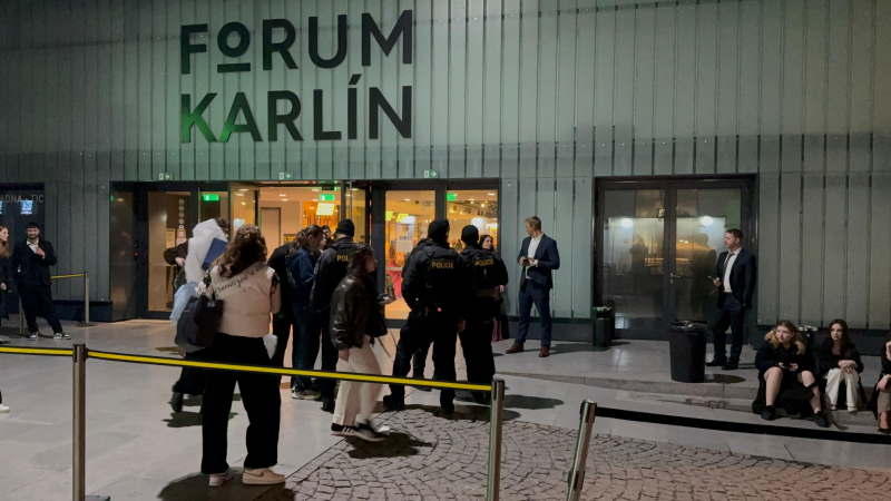 Mezi studenty tekla krev. Ples pražské školy připravující i budoucí policisty skončil bitkou