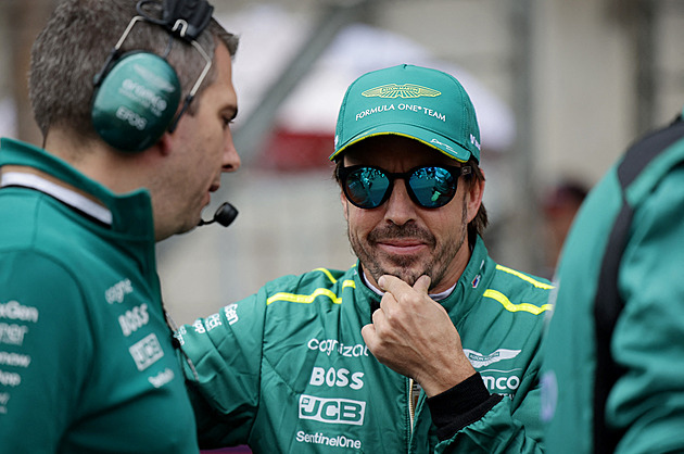 Šampion formule 1 Alonso mohl být řidičem papeže. Vatikánu se nezamlouval