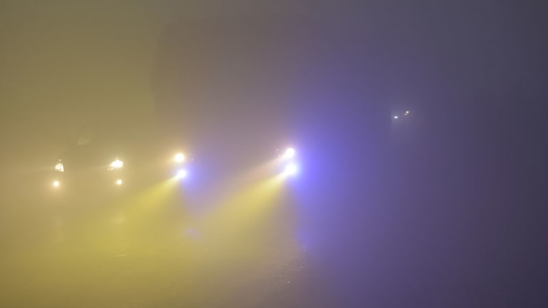Bezpečně na cestách: Mlhy způsobí i tisíce nehod ročně. Na co si dát pozor?