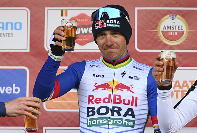 Další šok nedopustil. Jedno z nej vítězství, říká Evenepoel o Amstelu. A teď Pogačar?