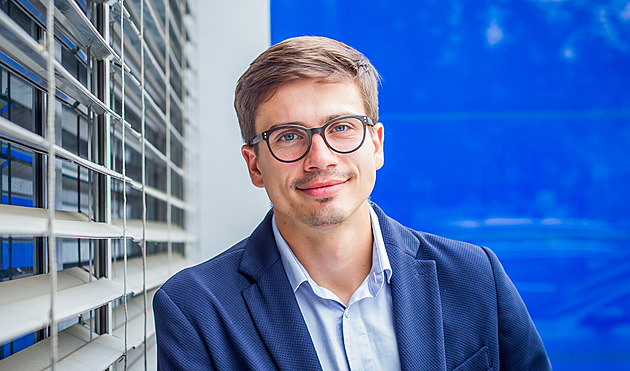 Vládo, dejte ruce pryč od České televize a Českého rozhlasu, řekl lidovec