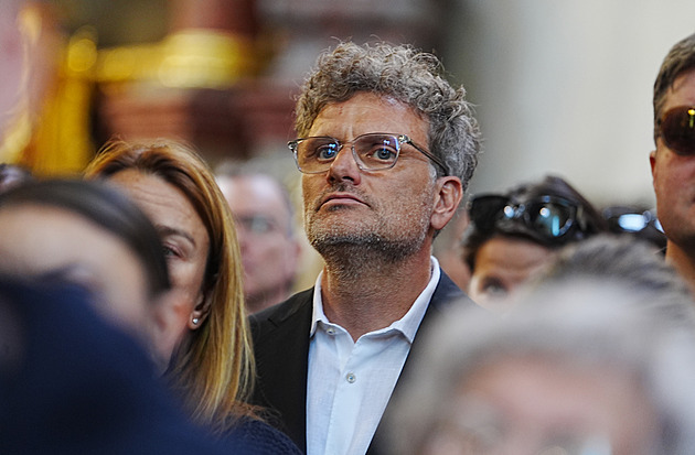 Satoranský, Dykovi či Hartl. Podívejte se, kdo se přišel rozloučit s Janem Potměšilem