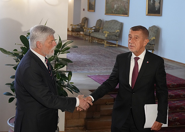 Pavel se s Babišem neshodl. Prezident trvá na účasti na summitu NATO, hrozí žalobou