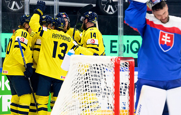 Švédsko - Slovensko 4:2. Sousedé na šampionátu končí, neudrželi vedení