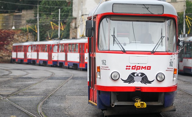 Černý pasažér napadl revizorku, ta po nárazu skončila v nemocnici